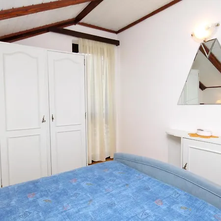 Apartment With A Parking Space Kornic, Krk - 416