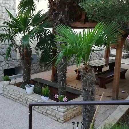 Apartmán With A Parking Space Kornic, Krk - 416 Kornić